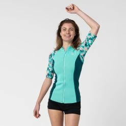 Top Anti UV Manches Courtes Femme Néoprène 1 Mm - Turquoise Fleurs -Freedive Soldes top anti uv manches courtes femme neoprene 1 mm turquoise fleurs 2